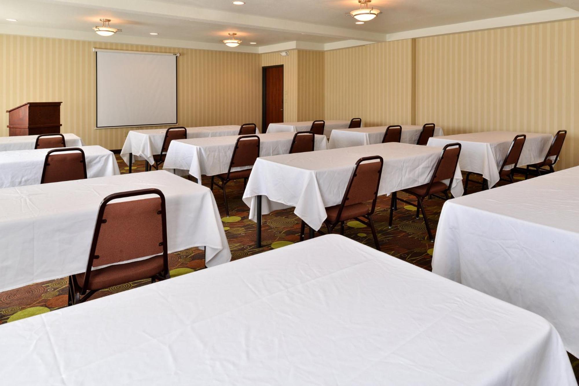 Holiday Inn Express Portland South - Lake Oswego By Ihg Exterior photo