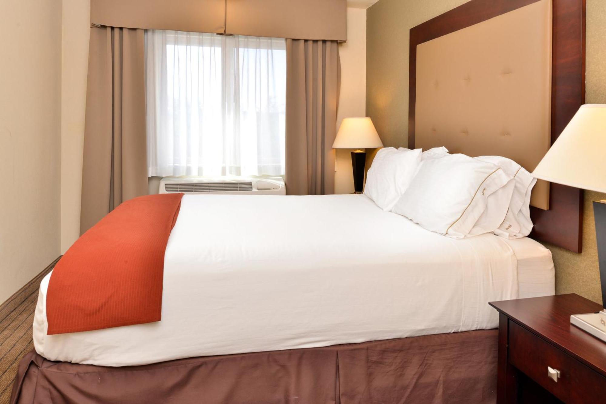 Holiday Inn Express Portland South - Lake Oswego By Ihg Exterior photo